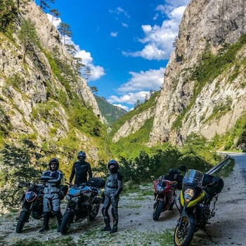Półmetek wyprawy już za nami 😰. Jutro atak Albanii 🤟. Trzymajcie kciuki abyśmy dali radę.#motocykl #motocykle #motocyklista #epictrip #epictrip2021